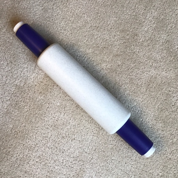 Vintage Tupperware Rolling Pin, 16”. - Picture 9 of 9